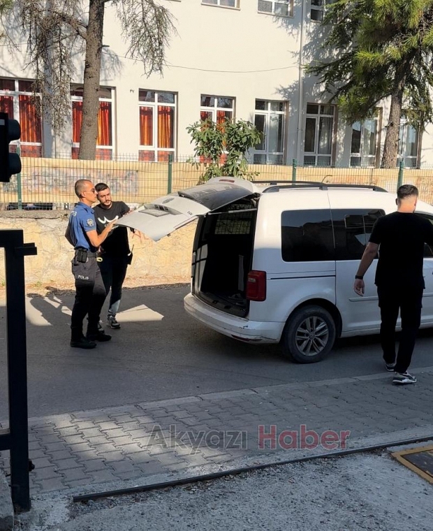 Uyuşturucu Tacirine Geçit Yok Polis Sokakta Yakaladı