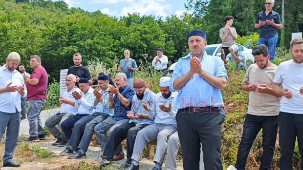 Kalbine Yenilmişti, Toprağa Verildi.