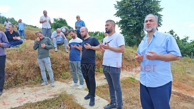 Kalbine Yenilmişti, Toprağa Verildi.