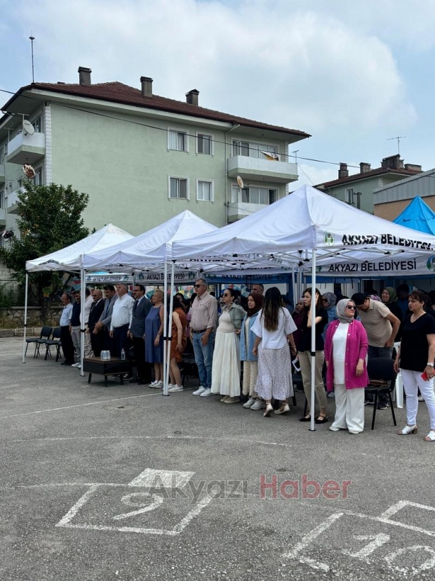 Akyazı Atatürk Ortaokulu'nda yıl sonu ödül töreni