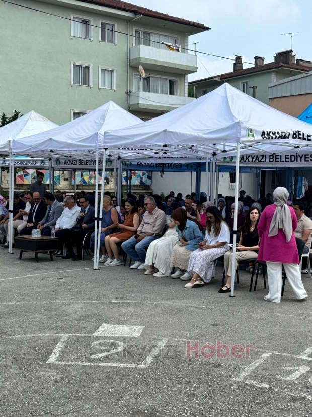 Akyazı Atatürk Ortaokulu'nda yıl sonu ödül töreni