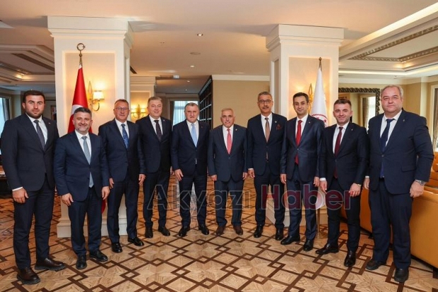 Sakarya heyetinden Bakan Bak'a ziyaret