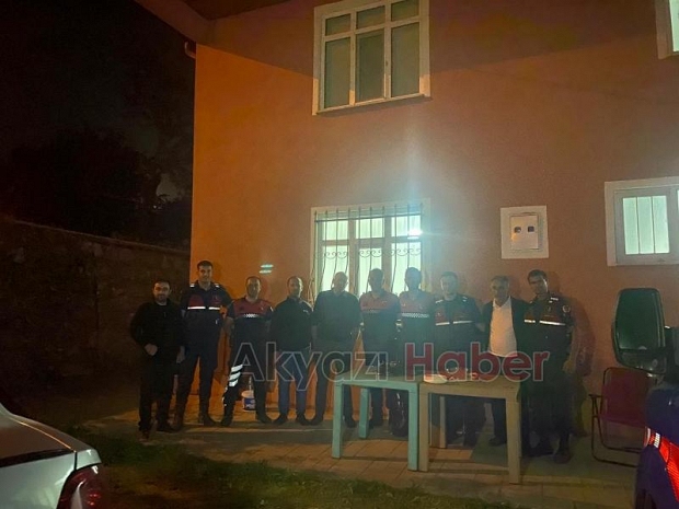 Kavga var sandılar, pasta ve meşalelerle karşılandılar