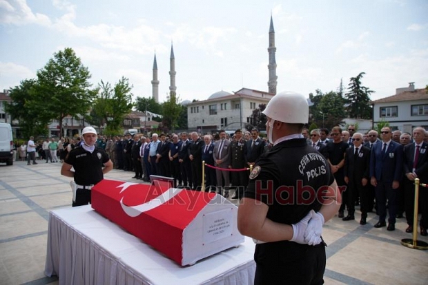 Akyazı eski Kaymakamı Erdoğan Beypınar'a son görev