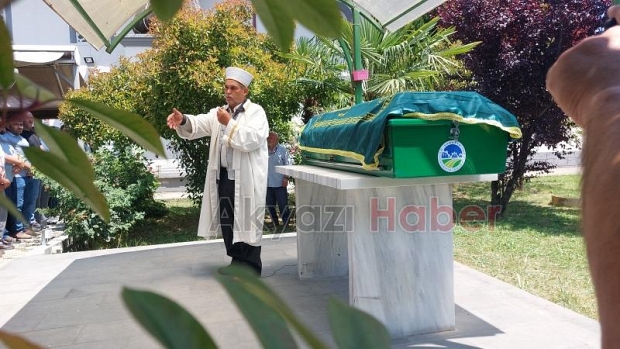 Kaza kurbanı adam toprağa verildi