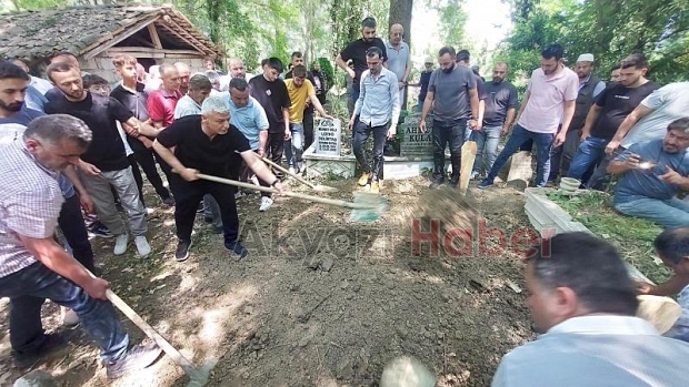 Kaza kurbanı adam toprağa verildi