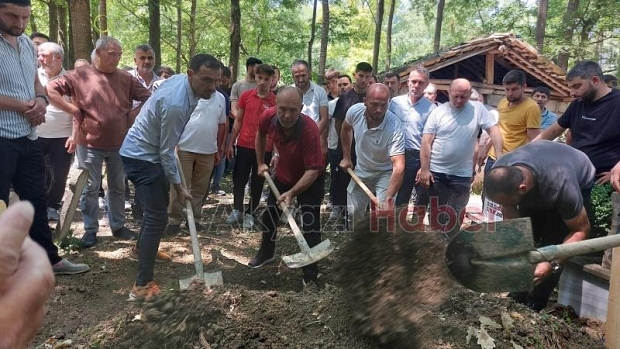 Kaza kurbanı adam toprağa verildi