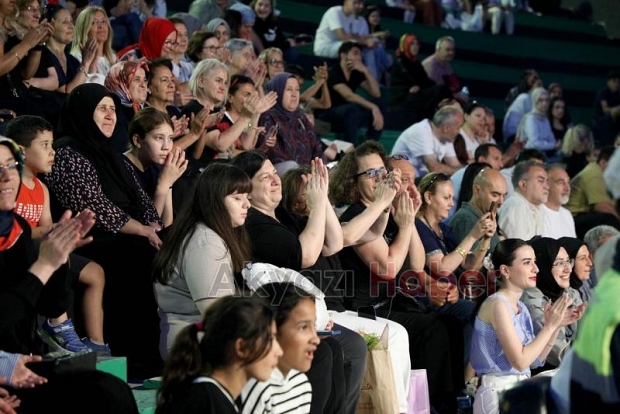 Büyükşehir’in yaz konserleri Elif Kayacan konseriyle devam etti