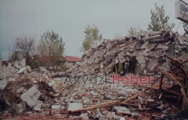 17 Ağustos 1999 Depremi Akyazı Fotoğrafları