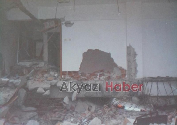 17 Ağustos 1999 Depremi Akyazı Fotoğrafları