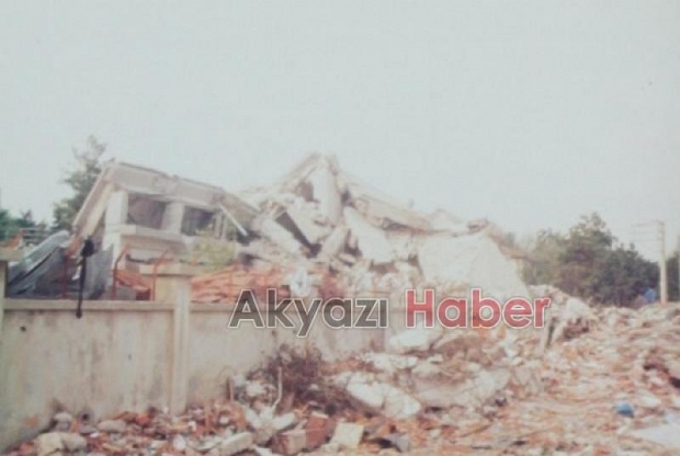 17 Ağustos 1999 Depremi Akyazı Fotoğrafları