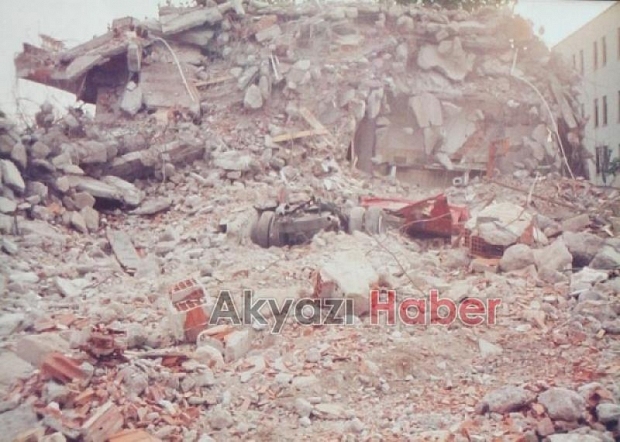 17 Ağustos 1999 Depremi Akyazı Fotoğrafları