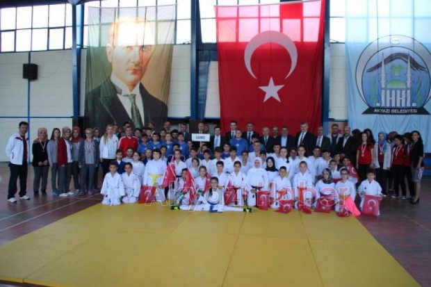 19 Mayıs Törenle Kutlandı