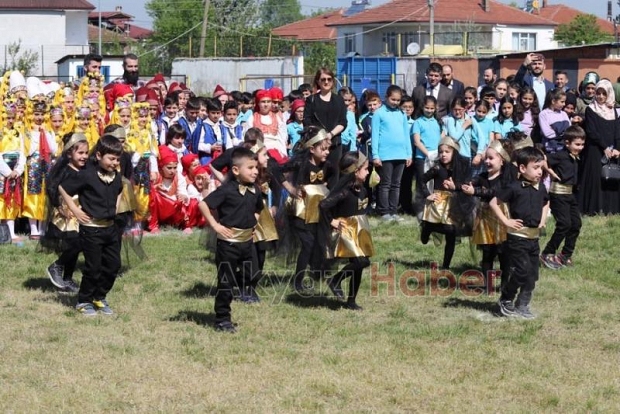23 Nisan Akyazı da Coşkuyla Kutlandı