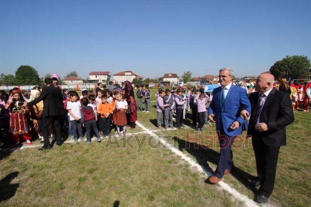 23 Nisan Akyazı da Coşkuyla Kutlandı