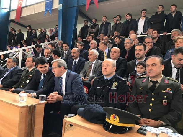 23 Nisan Akyazı da Kutlandı