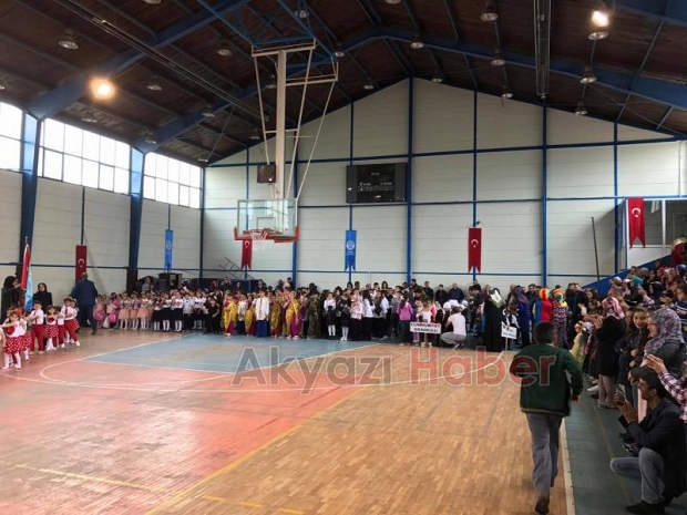 23 Nisan Akyazı da Kutlandı