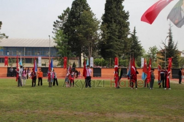 23 Nisan Akyazı’da Çoşkuyla Kutlandı