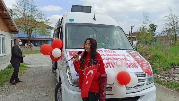 23 Nisanda doğan Çocuklara Sürpriz Doğum Günü 