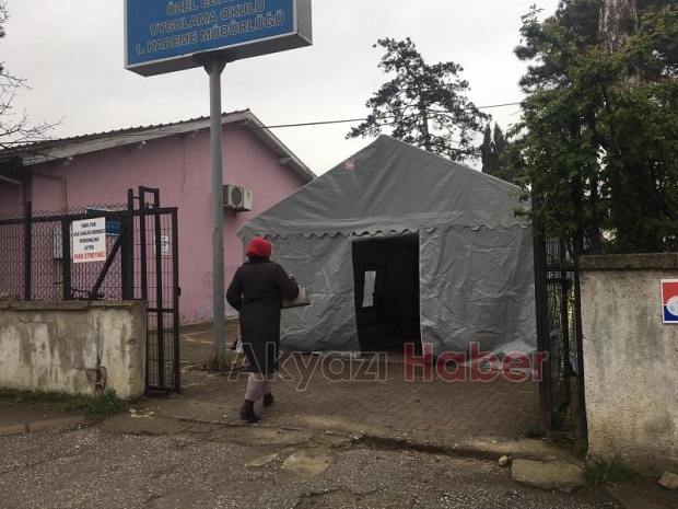 3 nolu sağlık ocağına ön kontrol çadırı kuruldu