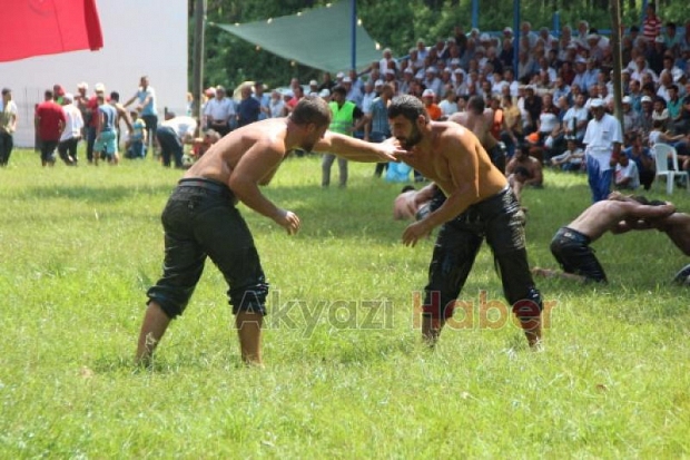 AKYAZI AKBALIK GÜREŞLERİ ESKİ GÜNLERİNE KAVUŞUYOR