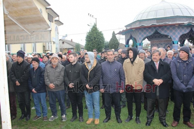 Abdurrahman amca dualarla defnedildi