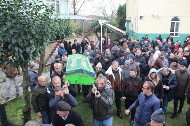 Abdurrahman amca dualarla defnedildi