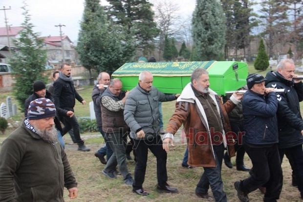 Abdurrahman amca dualarla defnedildi