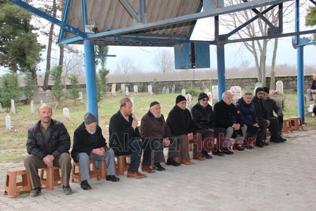 Abdurrahman amca dualarla defnedildi