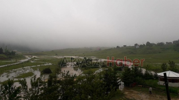 Acelle Yaylasına Yağış vurdu yol kapandı
