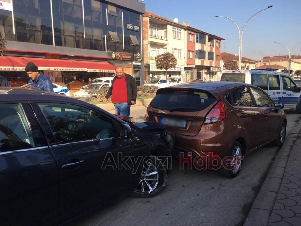 Ada Caddesinde Trafik Kazası