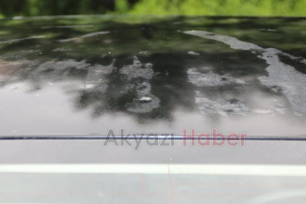 Adeta Taş Yağdı