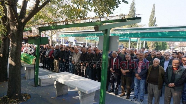 Ahmet Şimşir dualarla defnedildi