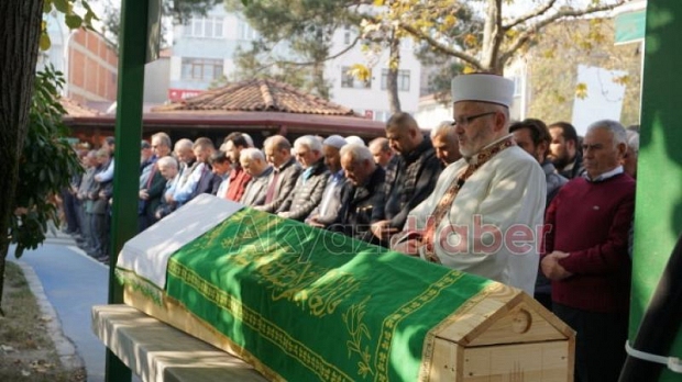 Ahmet Şimşir dualarla defnedildi