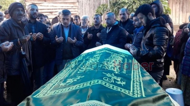 Ahmet Tan Defnedildi 