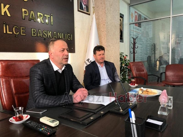 Ak Parti Akyazı İlçe Başkanı Basın Toplantısı Düzenledi