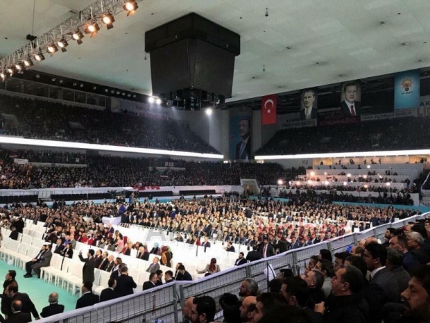 AK Parti İlçe Teşkilatı Ankara'ya çıkartma yaptı