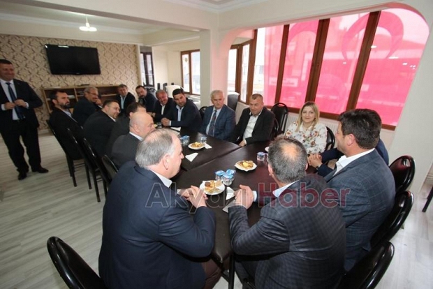 Akpartiden Mhp ilçe teşkilatına teşekkür ziyareti