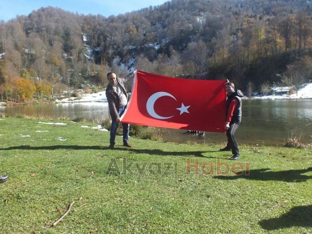 Akyazı Anadolu Lisesinden  Cumhuriyet Yürüyüşü