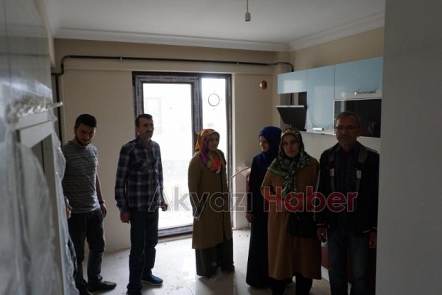 Akyazı Belediyesi faizsiz ev sahibi yapıyor