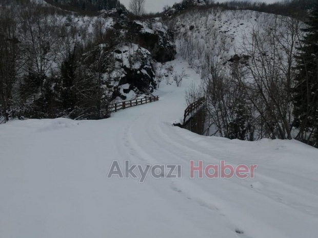 Akyazı Belediyesi Kar Ekipleri Görev Başında 
