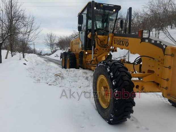Akyazı Belediyesi Kar Ekipleri Görev Başında 