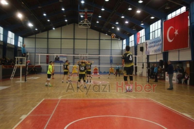 AKYAZI BELEDİYESİ VOLEYBOL TAKIMI DOLUDİZGİN