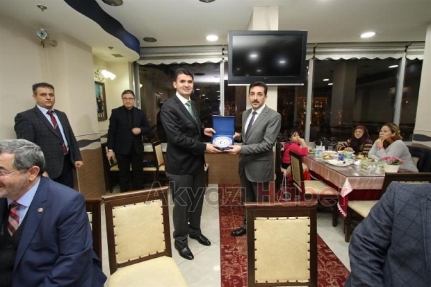 AKYAZI BELEDİYESİNDE VEDA YEMEĞİ