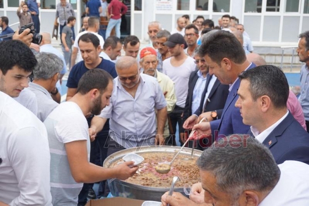 Akyazı Belediyesinden Aşure Gününe yoğun katılım