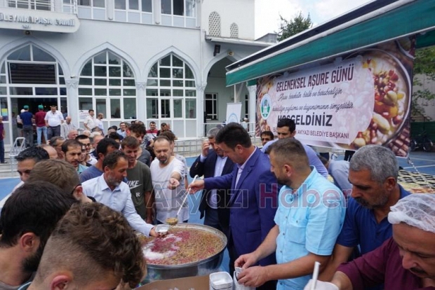 Akyazı Belediyesinden Aşure Gününe yoğun katılım