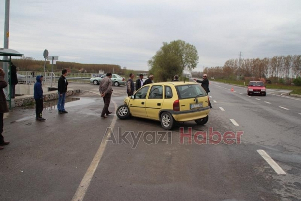 Akyazı D140 Karayolunda Kaza