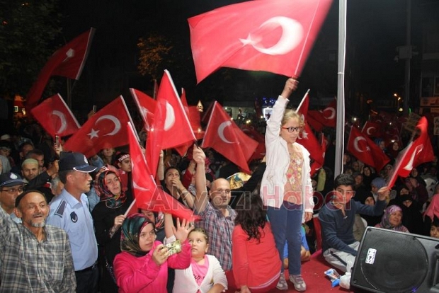 Akyazı'da 9. Gece Recep Yıldırım Akyazılılara Konuştu