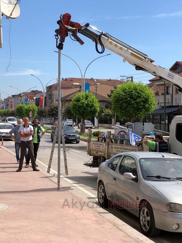 Akyazı'da çapraz park dönemine son