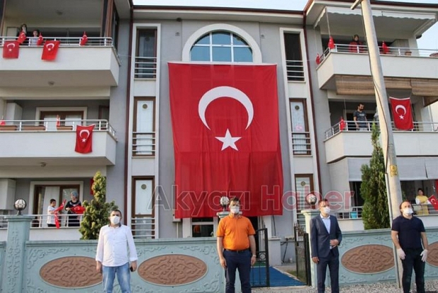 Akyazı da saat 19 19 da 19 mayıs coşkusu